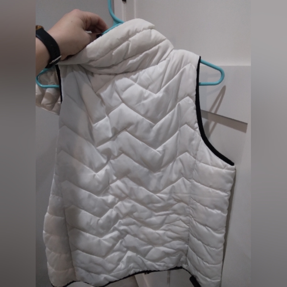 Vest - Picture 3 of 3